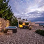 Villa Oranz