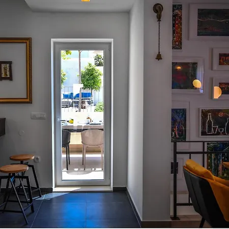 Oranz Ντουμπρόβνικ