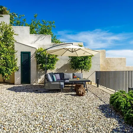 Oranz Ντουμπρόβνικ