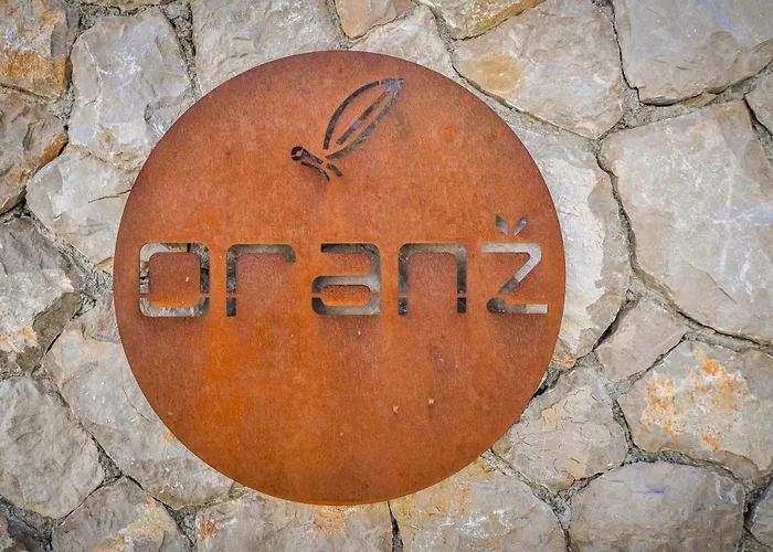 Oranz Villa