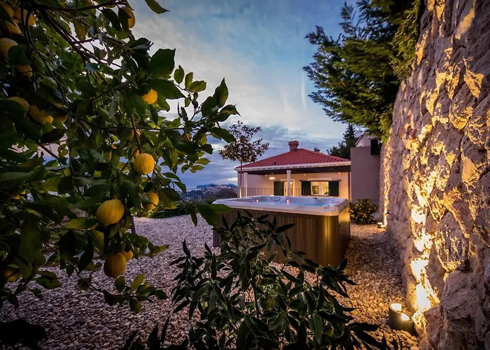 Oranz Villa *